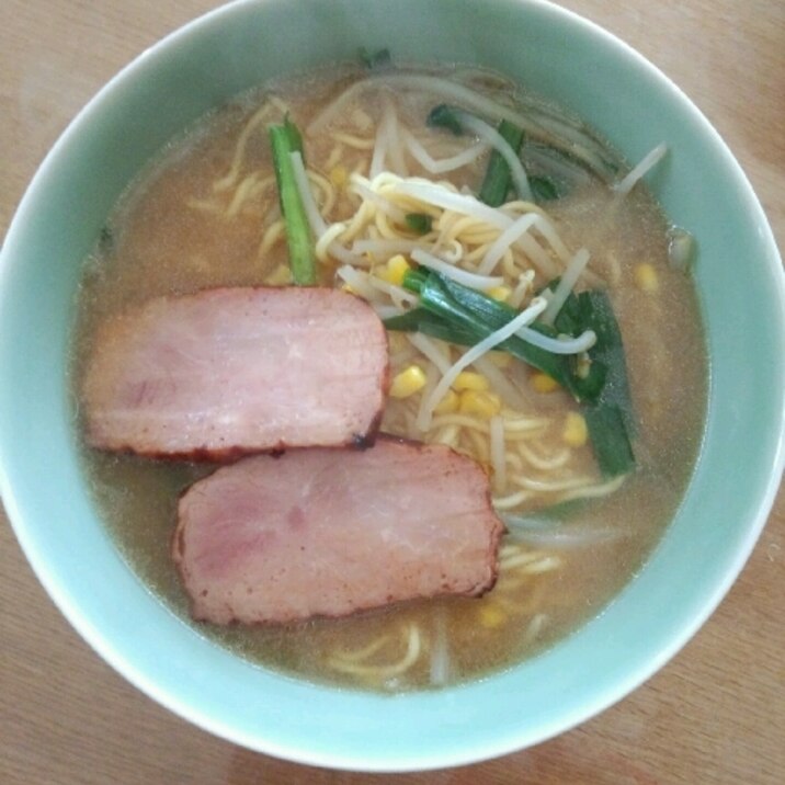 味噌ラーメンはやっぱり具沢山で♪